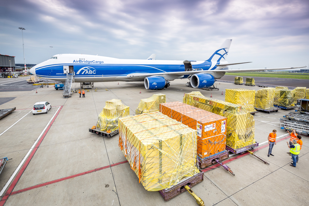 Riot Platforms, a Texas-based company, has experienced an astonishing development that seems straight out of a sci-fi movie, as they received an astonishing delivery of a Bitcoin mining fleet via a Boeing 747.