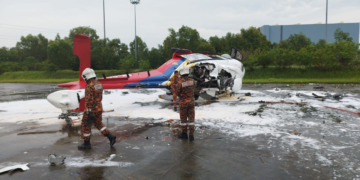 Helicopter Carrying 7 People Crashes in Subang, Malaysia