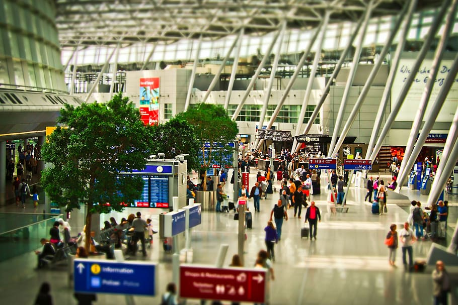 This morning (July 28, 2023), a fire alarm activation led to the evacuation of hundreds of passengers at London's Gatwick Airport. Crowds gathered outside the airport's north terminal, and a fire crew was observed ascending an escalator.