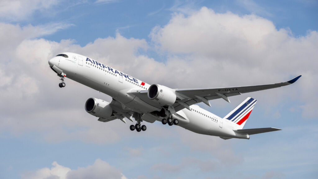 Air France (AF)-KLM (KL) and Airbus have jointly announced that they are currently in exclusive negotiations for the establishment of a joint venture. 