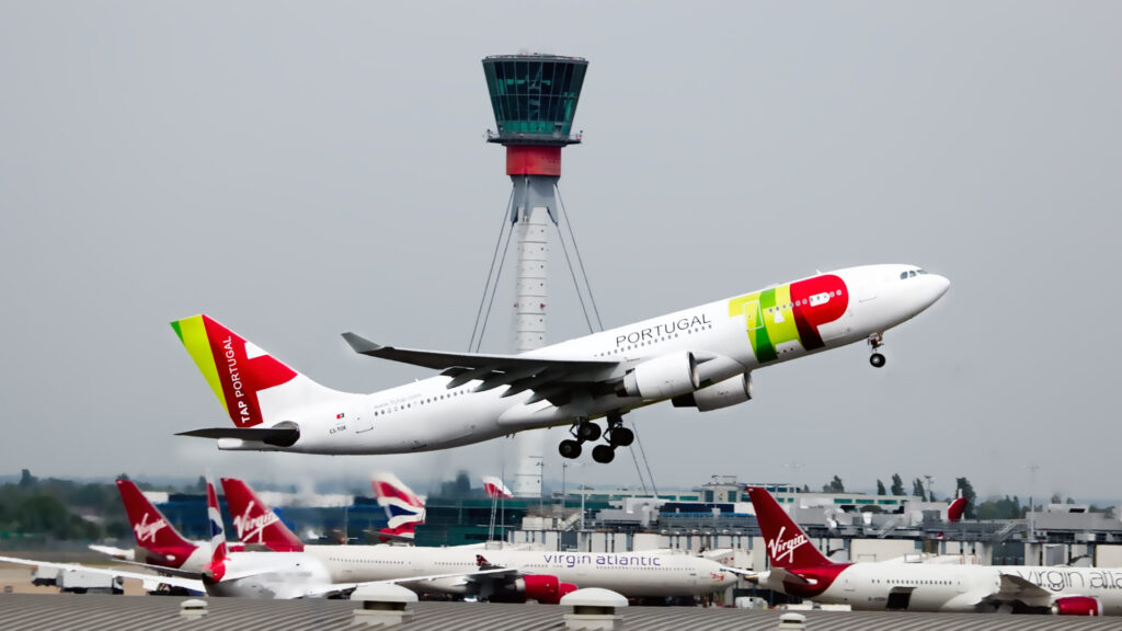 The German flag carrier Lufthansa (LH) and Air France-KLM have shown interest in TAP Air Portugal (TP) after the Portuguese government's announcement of its intention to sell a majority stake in the national airline.