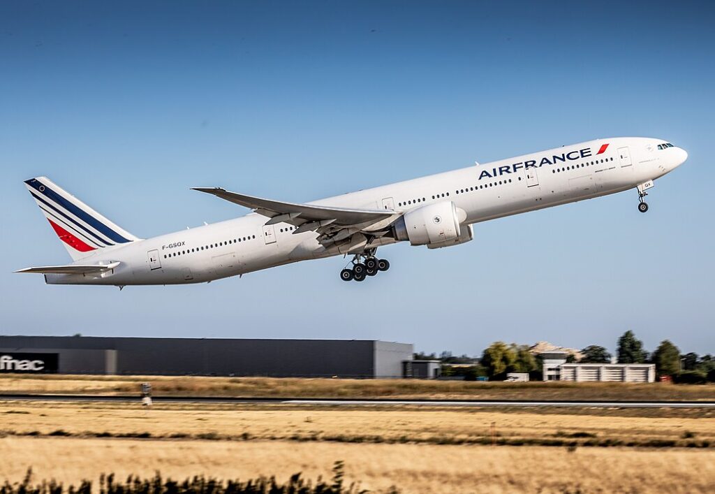 Air France (AF) has recently announced that it will be chartering a Boeing 777-200ER from Portugal's EuroAtlantic Airways (YU) to operate flights between Paris (CDG) and Delhi (DEL).