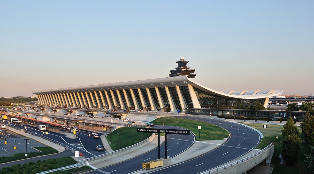 Top 10 Largest Airports in the United States by Area in 2025 - Aviation A2Z