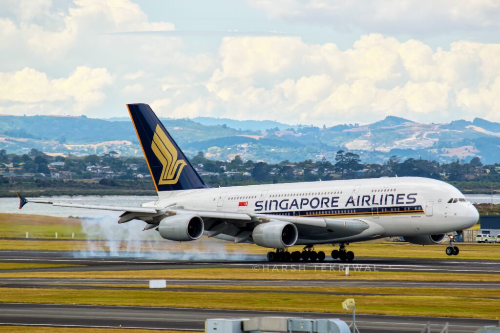 Singapore Airlines Passengers Stuck on Tarmac in A380 at Hong Kong Airport for Hours