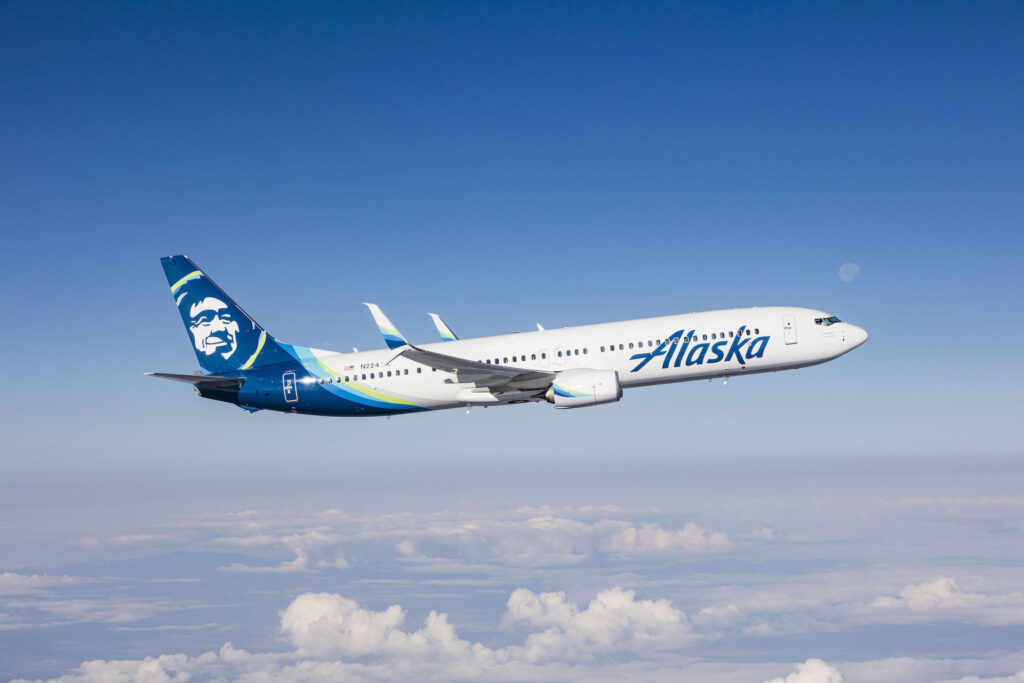 Alaska Airlines (AS) begins its new daily, nonstop service between its home airport in Seattle (SEA) and Toronto Pearson International Airport (YYZ).