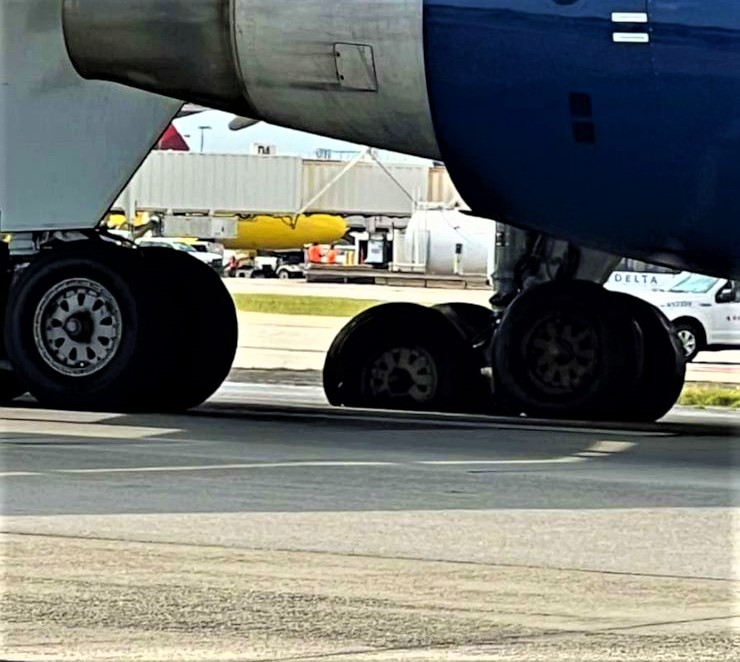 On Wednesday, passengers were forced to evacuate a Delta Air Lines (DL) flight DL1437 operated by Boeing 757 due to a tire on the landing gear bursting upon touch down.