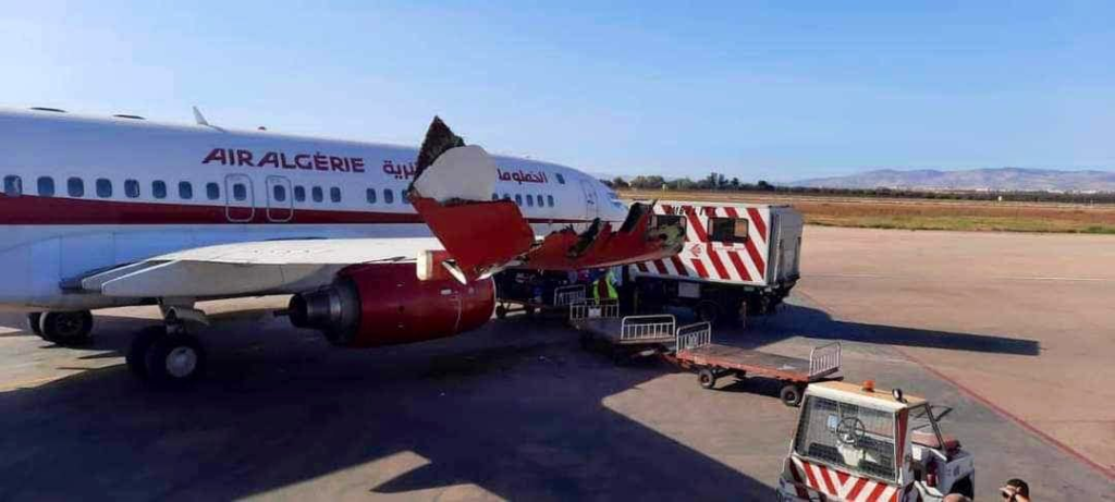 Air Algérie Boeing 737 Operated Paris to Tlemcen Flight Suffers Wingtip Damage