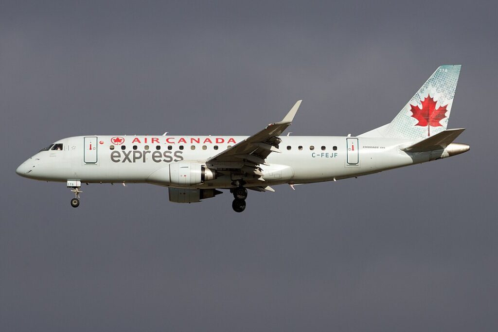 The flag carrier Air Canada (AC) is resuming service from Toronto (YYZ) to Charleston (CHS), marking the South Carolina airport's sole international route after British Airways (BA) halted operations there in October 2019. 