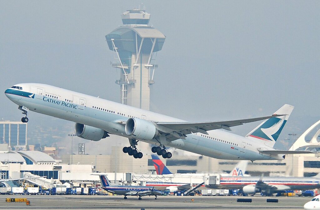 Starting in October 2023, Cathay Pacific (CX) intends to restart several codeshare flights to and from Chicago O'Hare (ORD), which will be operated by American Airlines (AA).