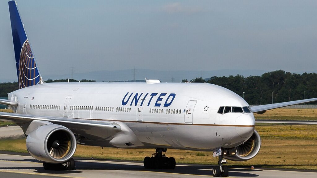 NEW YORK- The Chicago-based carrier, United Airlines (UA), flight from Rome (FCO) to New York (EWR) makes an emergency landing at Paris (CDG), France. The US airline operates two daily flights between Rome and Newark, New York. 