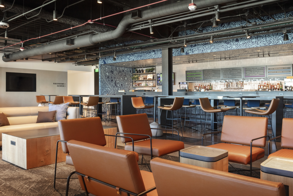 CHICAGO- United Airlines (UA) unveiled its largest United Club lounge at Denver International Airport (DEN) today (September 13, 2023). 