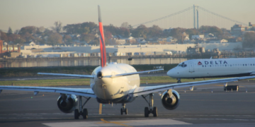 New York LaGuardia Airport Delta Flights