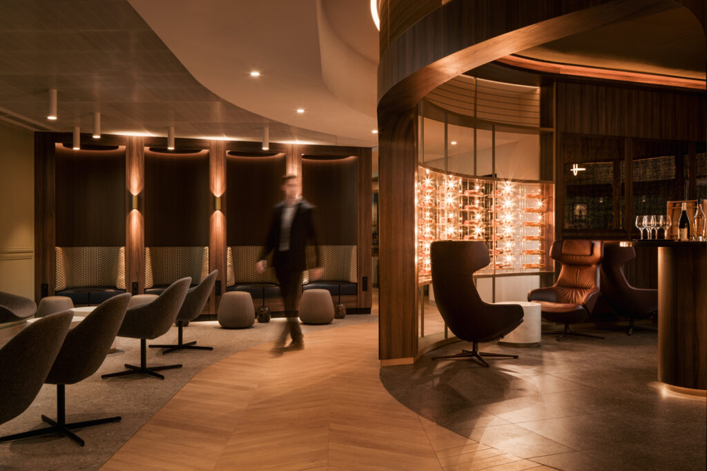 PARIS- On October 13, 2023, Star Alliance, the world's largest airline alliance, officially opened its second lounge at Paris Charles de Gaulle Airport (CDG).