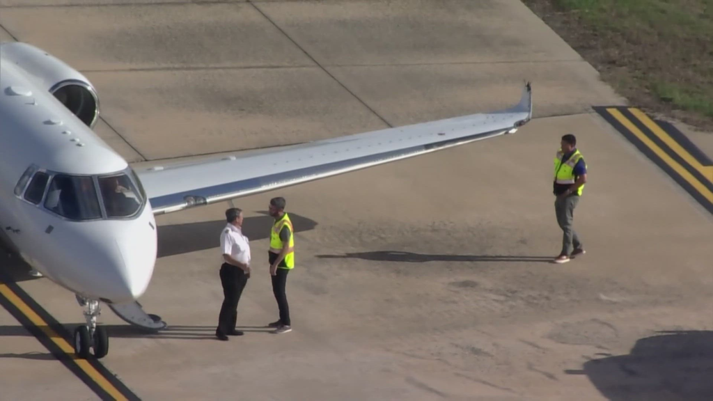 HOUSTON- William P. Hobby Airport (HOU) in Houston experienced a closure lasting over three hours on Tuesday due to a runway incident involving two private planes colliding with each other.