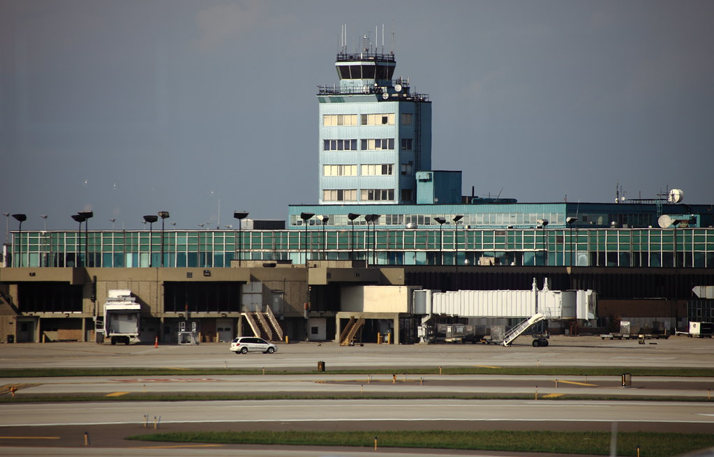 10 Best Airports in the United States by J.D. Power