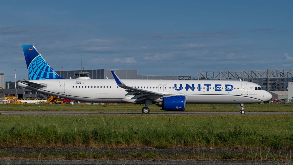 United Airlines (UA) has rescheduled its first Airbus A321neo flight to November 30, departing from Houston Intercontinental Airport (IAH).