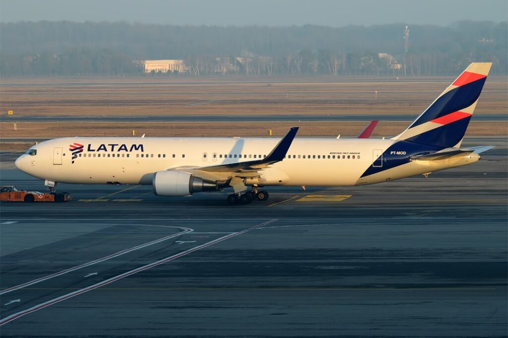 The first LATAM Airlines Passenger flight that connects Jorge Chavez International Airport (LIM)  (ATL) began service this week