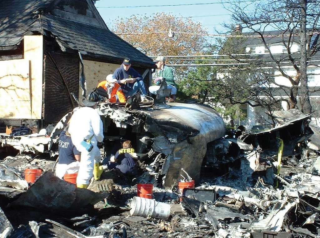 A memorial service took place on Sunday to commemorate the 22nd anniversary of the American Airlines (AA) Flight 587 crash, which claimed the lives of 265 individuals. 