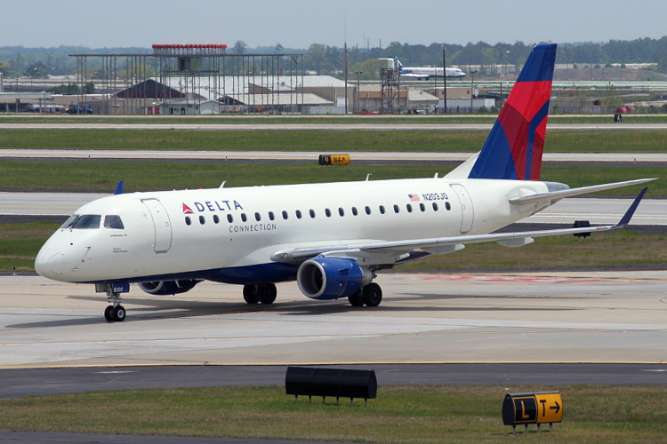 Delta Air Lines Employee Steals iPad, Passengers Files Lawsuit ...