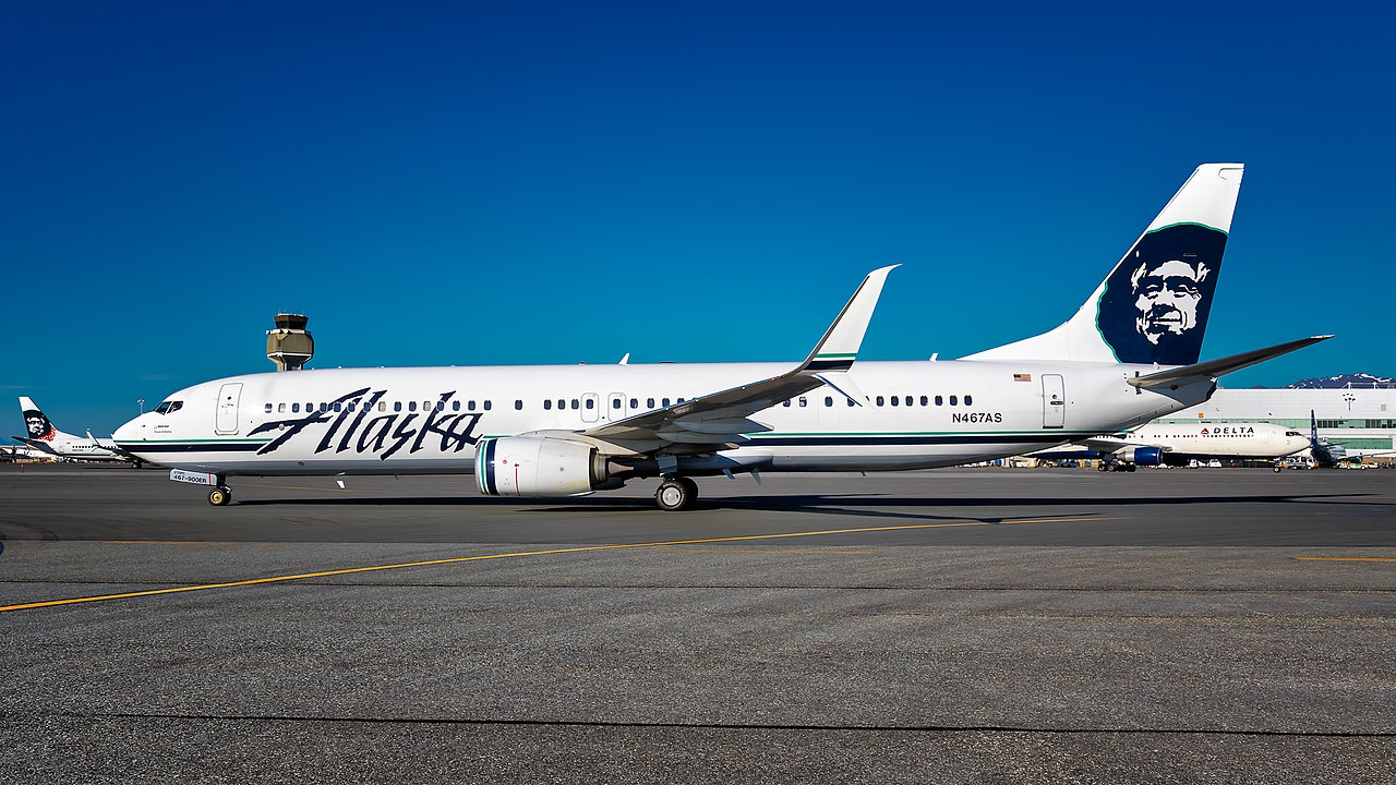 Alaska Airlines Website Crash Amid Sale, Seattle Flights Grounded