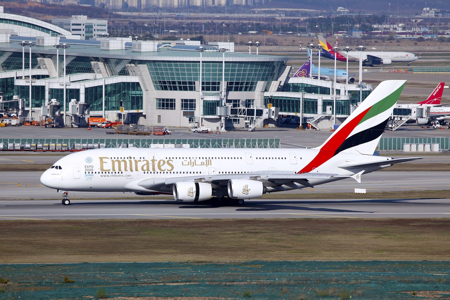 Emirates 373 Passengers Stranded in A380 at This Chinese Airport for 10 Hours