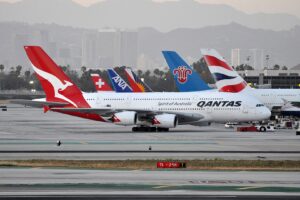 Qantas A380 Crossed the Pacific With a Maintenance Light Inside Its Wing