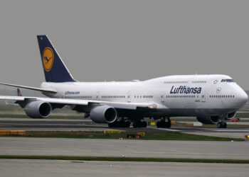 Lufthansa Boeing 747 Makes An Emergency Landing in Argentina