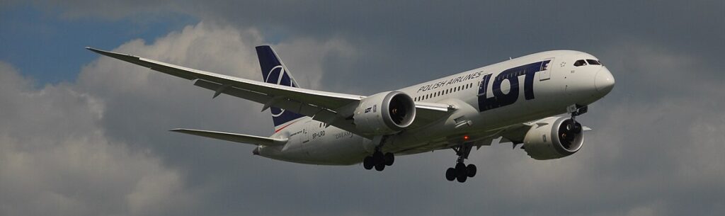 LOT Polish Airlines to Restart Flights to Most Visited City in the World After 26 Year