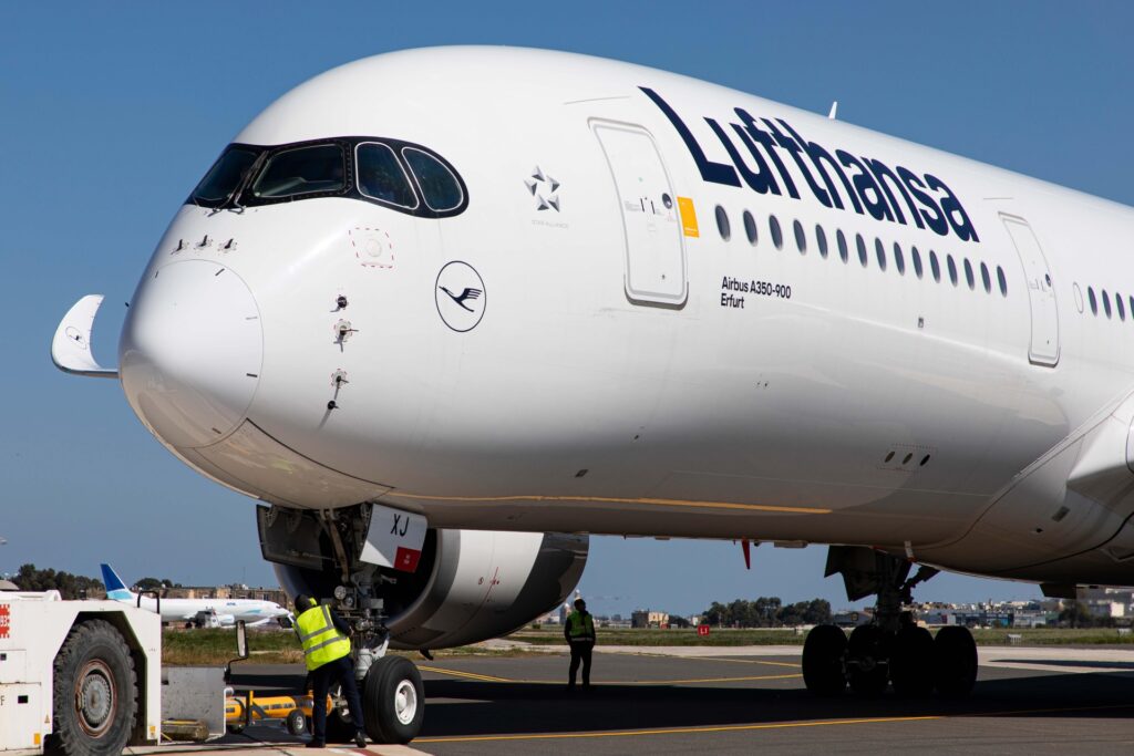 Lufthansa A350 Makes Emergency Landing at Frankfurt Amid Smoke in Galley