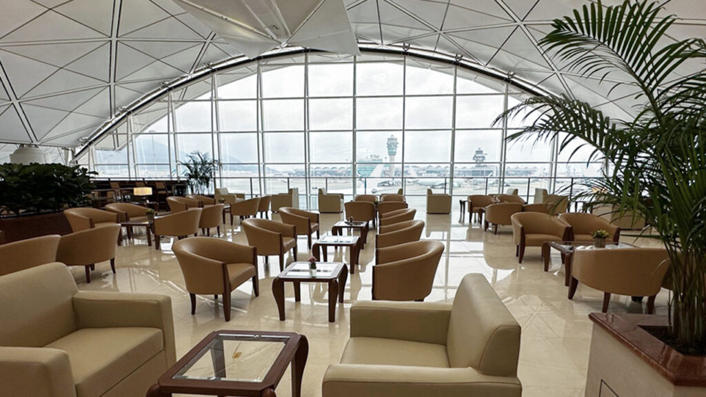 Emirates Lounge at Hong Kong International Airport