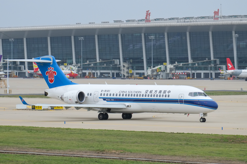 China's state-owned aircraft manufacturer COMAC is encountering industry doubt regarding its assertions that its latest passenger plane, the C919, can disrupt the duopoly of Boeing and Airbus in the passenger jet market.