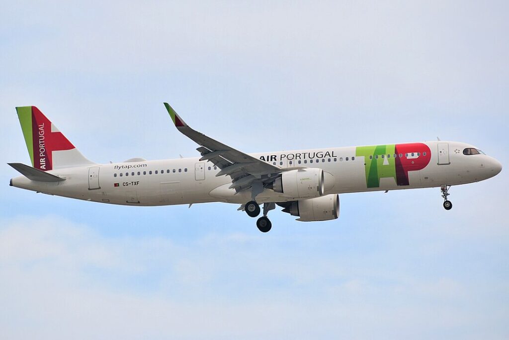 TAP Air Portugal A321 Makes Wild Landing in Madeira | Viral Video