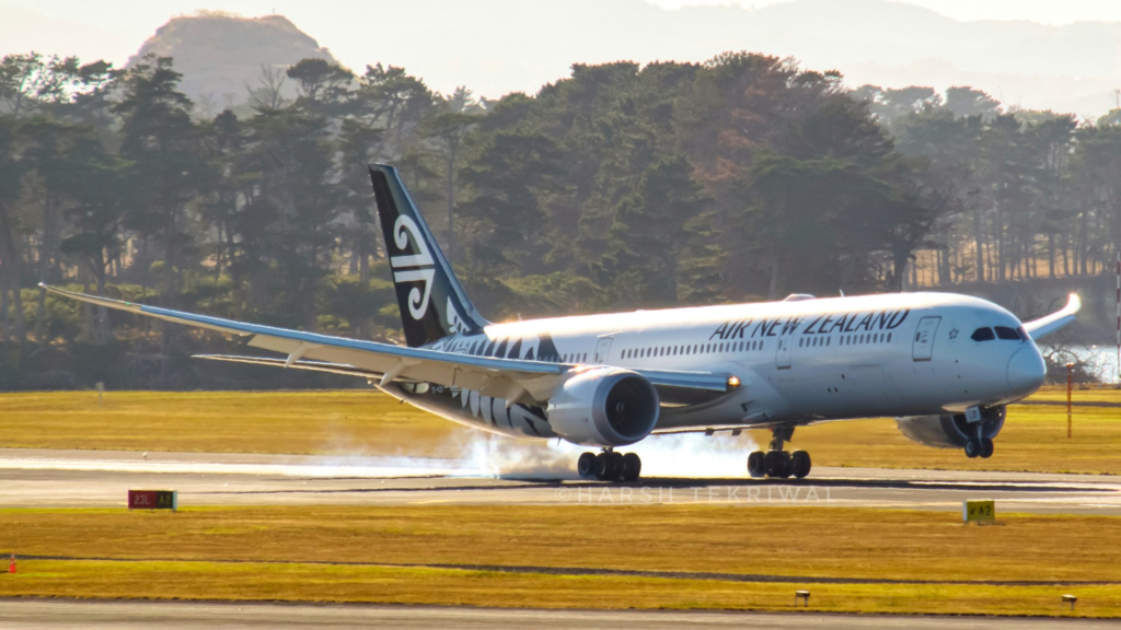 Air New Zealand Brisbane to Wellington Flight Failed to Land, Diverted to Auckland