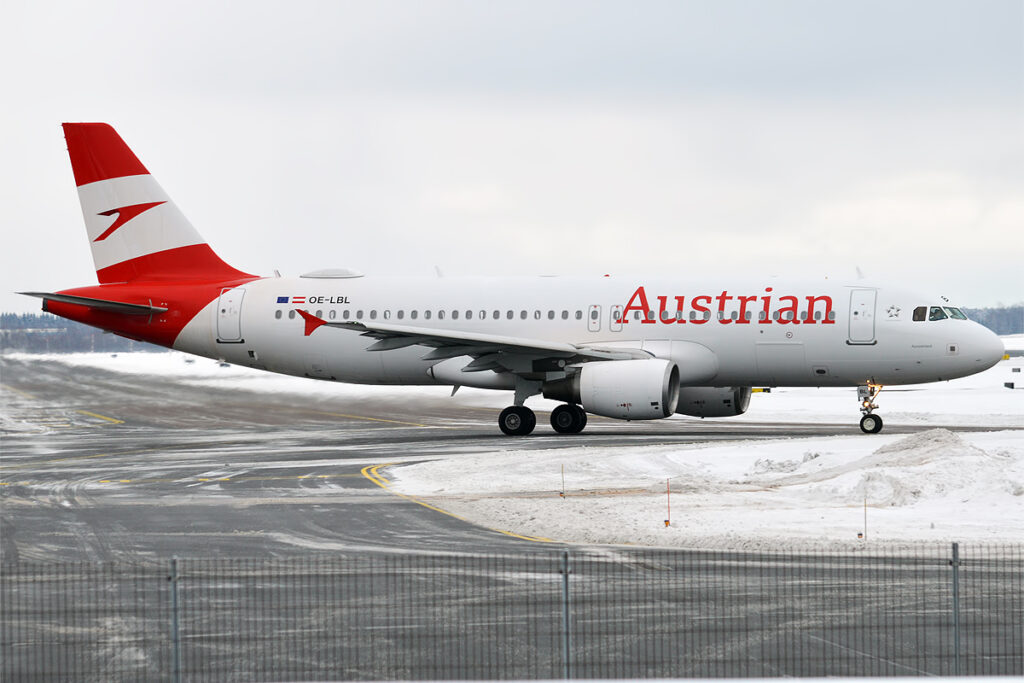 On Saturday, an Austrian Airlines (OS) Airbus A320neo experienced significant damage when it collided with a jet bridge at Vienna Airport (VIE). 