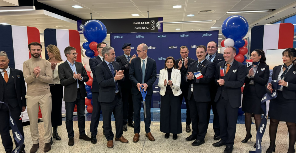JetBlue Expands Transatlantic Service to Paris With Launch of Daily Nonstop Flight From Boston
