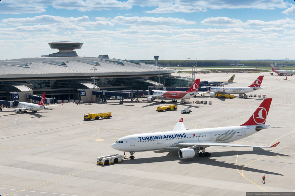 Turkish Airlines Planes at Istanbul Airport