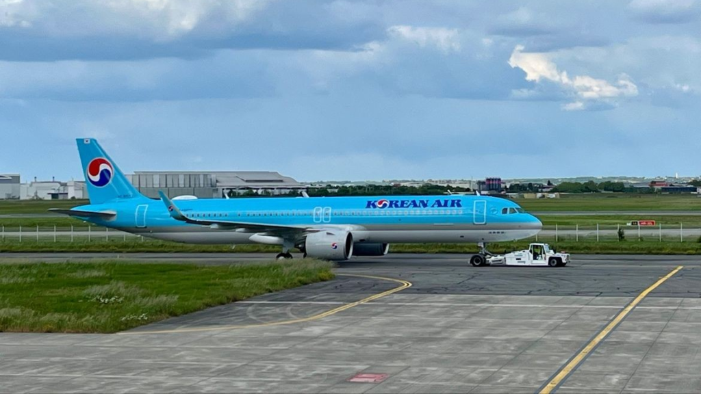Korean Air Takes Delivery of New A321neo, 100th Airbus Aircraft 