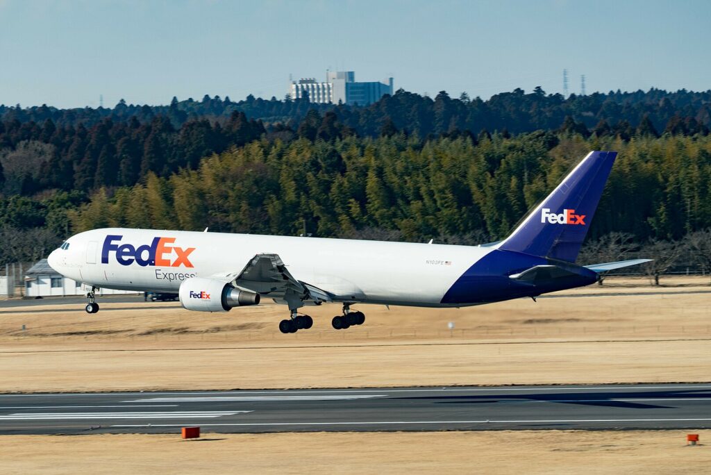 fedex pilot pay scale