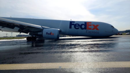 FedEx 767 from Paris to Istanbul Makes NoseUp Landing | Exclusive