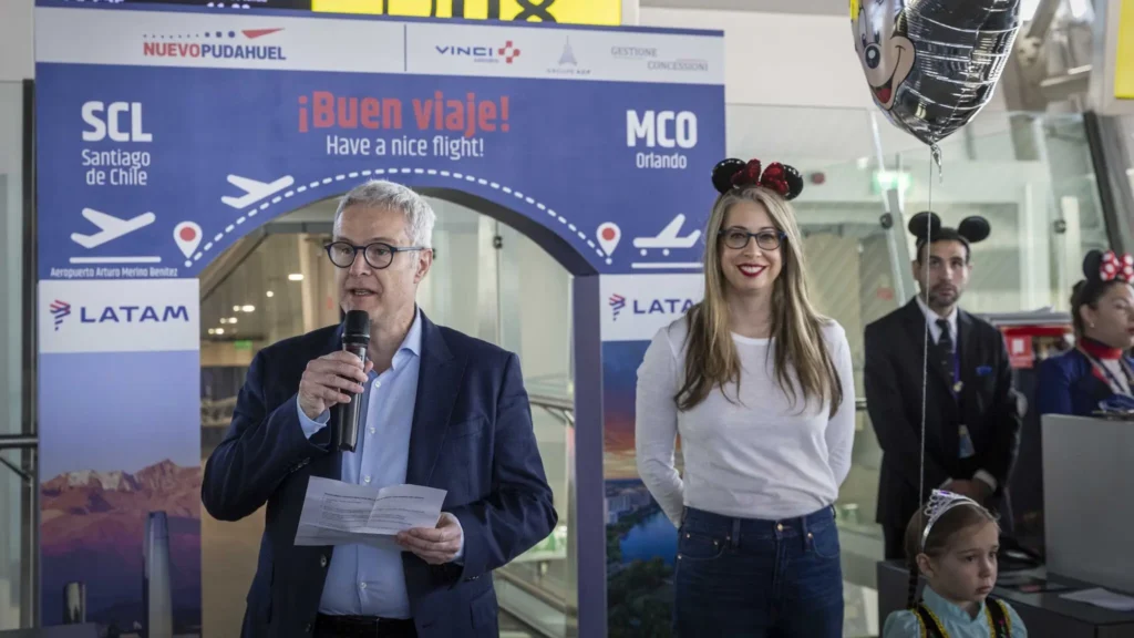 LATAM Airlines (LA), in partnership with Delta Air Lines (DL), launched a new route this Sunday (June 16, 2024) offering direct flights between Santiago de Chile (SCL) and Orlando (MCO), United States.