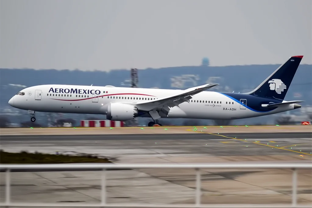 An Aeromexico (AM) Boeing 787-9 Dreamliner had to return to Mexico City after the first officer fell ill during a flight to Madrid, Spain, on June 4, 2024.