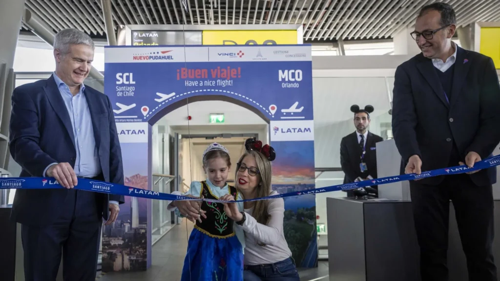 LATAM Inaugurates New Flight from Santiago to Orlando with 787