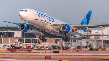 United Boeing 777 Departs San Francisco After Viral Photo Claims Crack