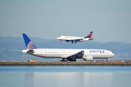 ‘Delta Will Lose Money on New LAX-HKG Flight’, Predicts United CEO?