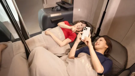 Where Boeing 747-8 Pilots and Cabin Crew Sleep?