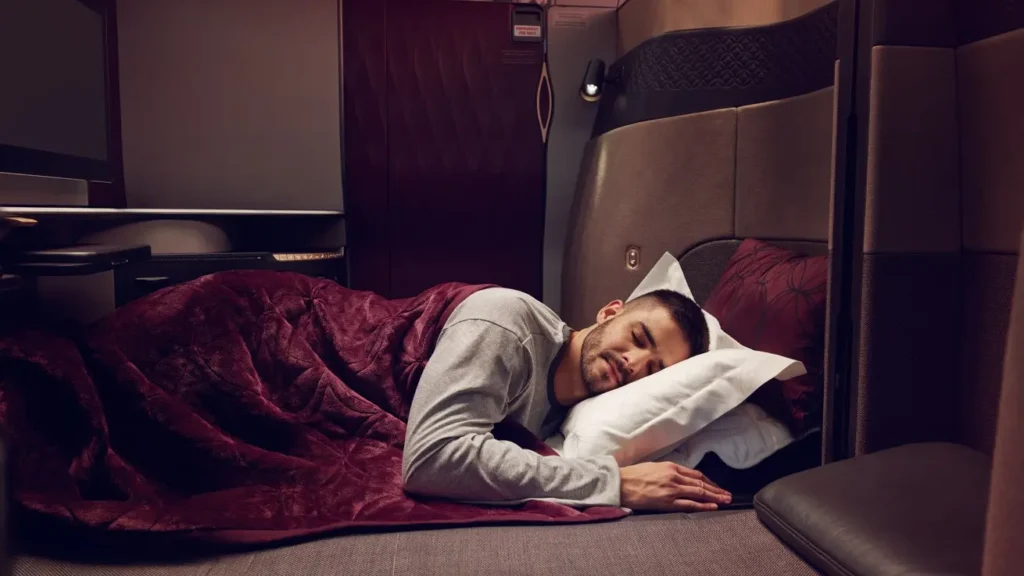 qatar air a350 business class	