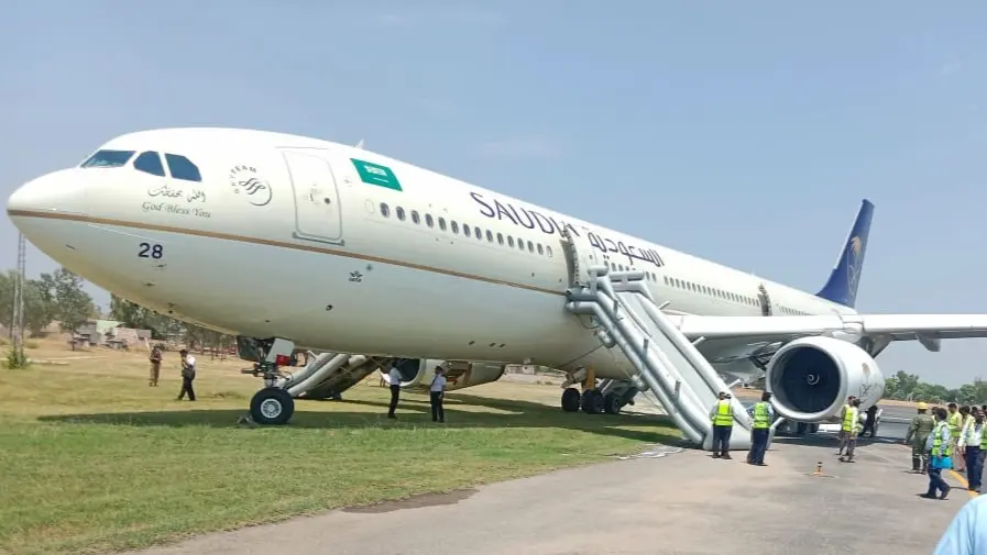 Saudia Airlines A330 Operating Riyadh-Peshawar Flight Catches Fire