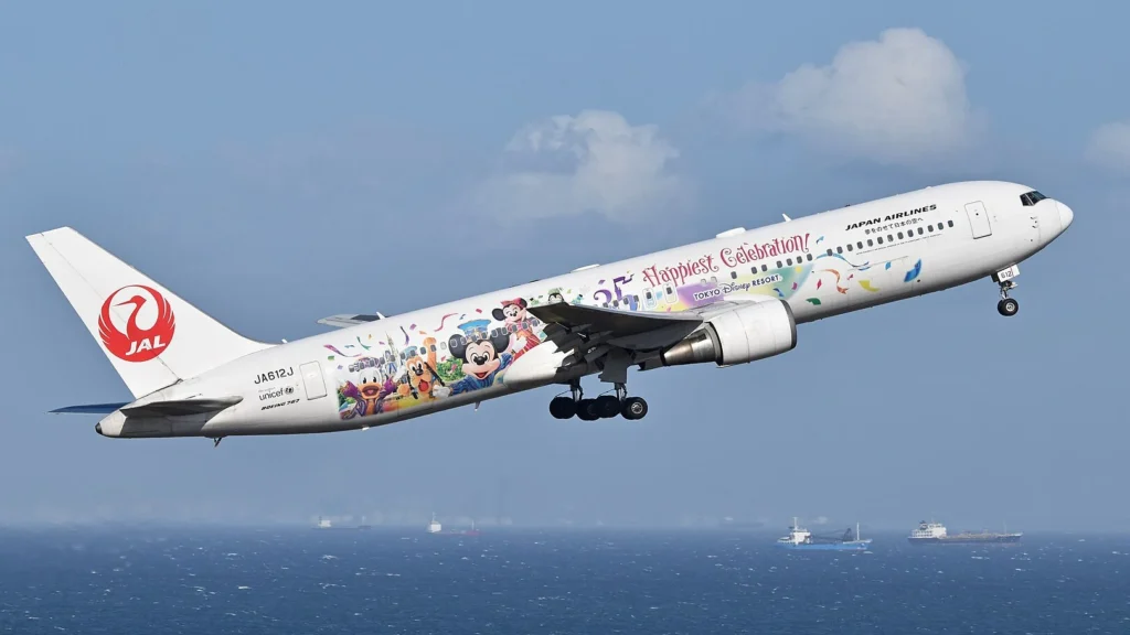 Boeing 767-346ER ‘JA612J’ Japan Airlines (Tokyo Disney Resort 35th Anniversary livery)