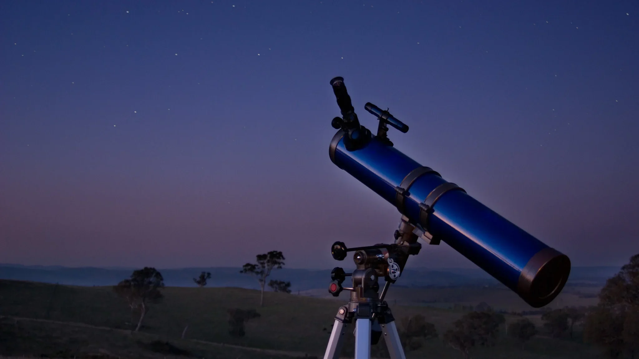 Full Moon Observation Telescope