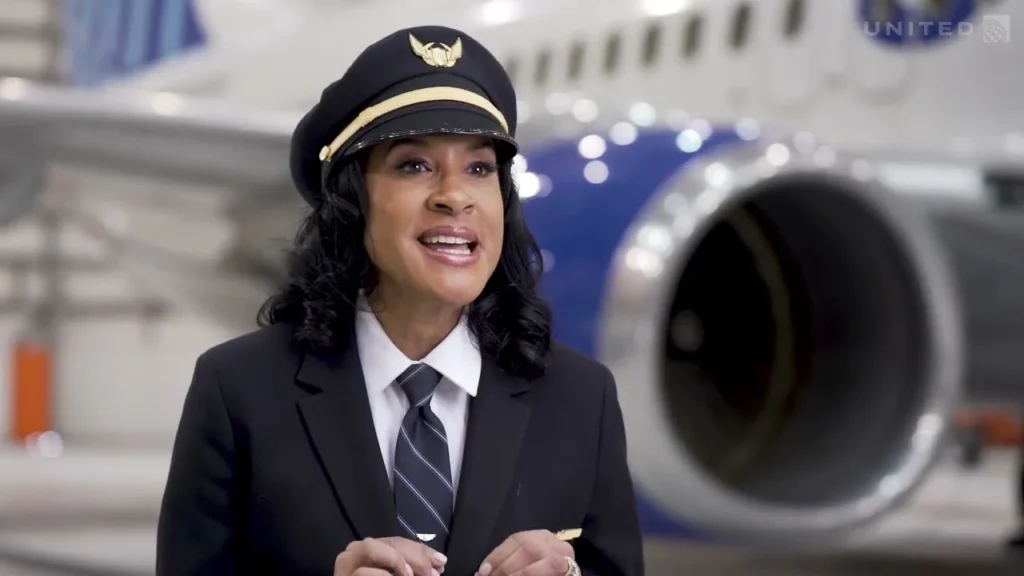 In 2024, the average salary of a pilot at Chicago-based United Airlines (UA) is approximately $248,118 per year.